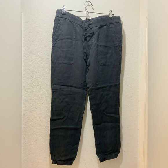 James Perse Super Soft drape Pants
COLOR: distressed Carbon Pigment - Picture 3 of 10